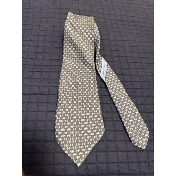 Salvatore Ferragamo Light Grey Tie, 100% Silk Made In Italy Blue And  Grey Birds - Picture 1 of 3